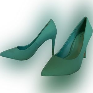 Teal Smooth Patent Pointed Toe Pumps Size 7.5